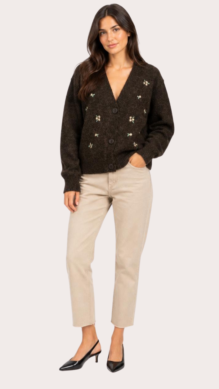 Compleu tricotat cu broderie florală
